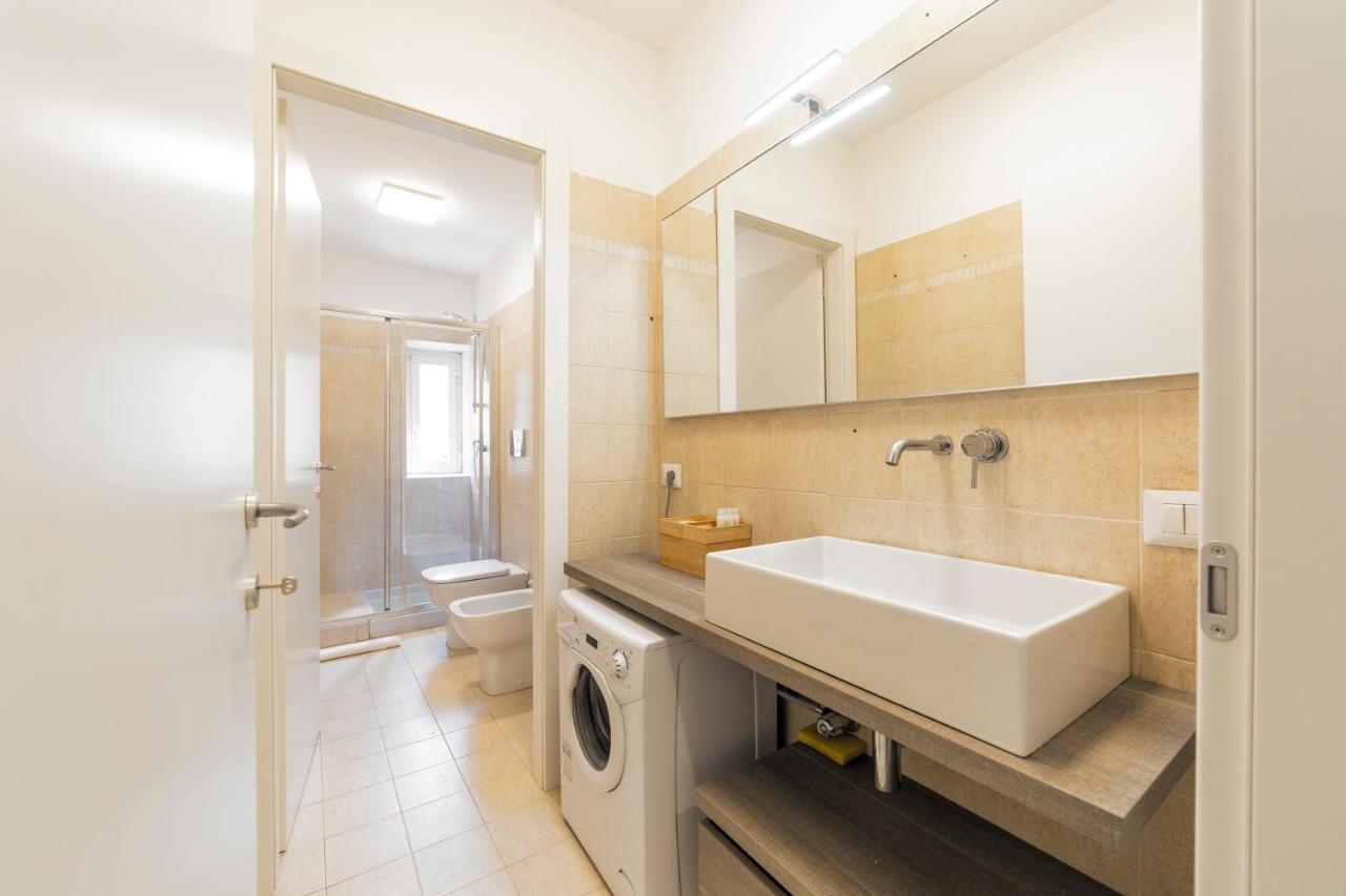 Roomy Apartment Close To Subway M5! Милан Экстерьер фото